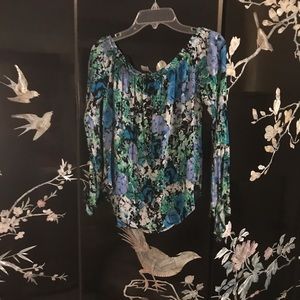 🐳Can be worn on shoulder.